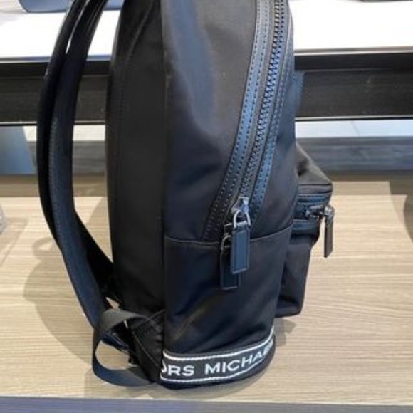 🆕️ Michael Kors Kent Logo Taping Backpack - Picture 3 of 8